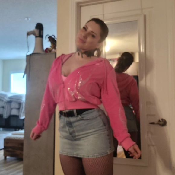 Meet your Posher, @HEARTBREAKERHEARTTHROB - Picture 3 of 9